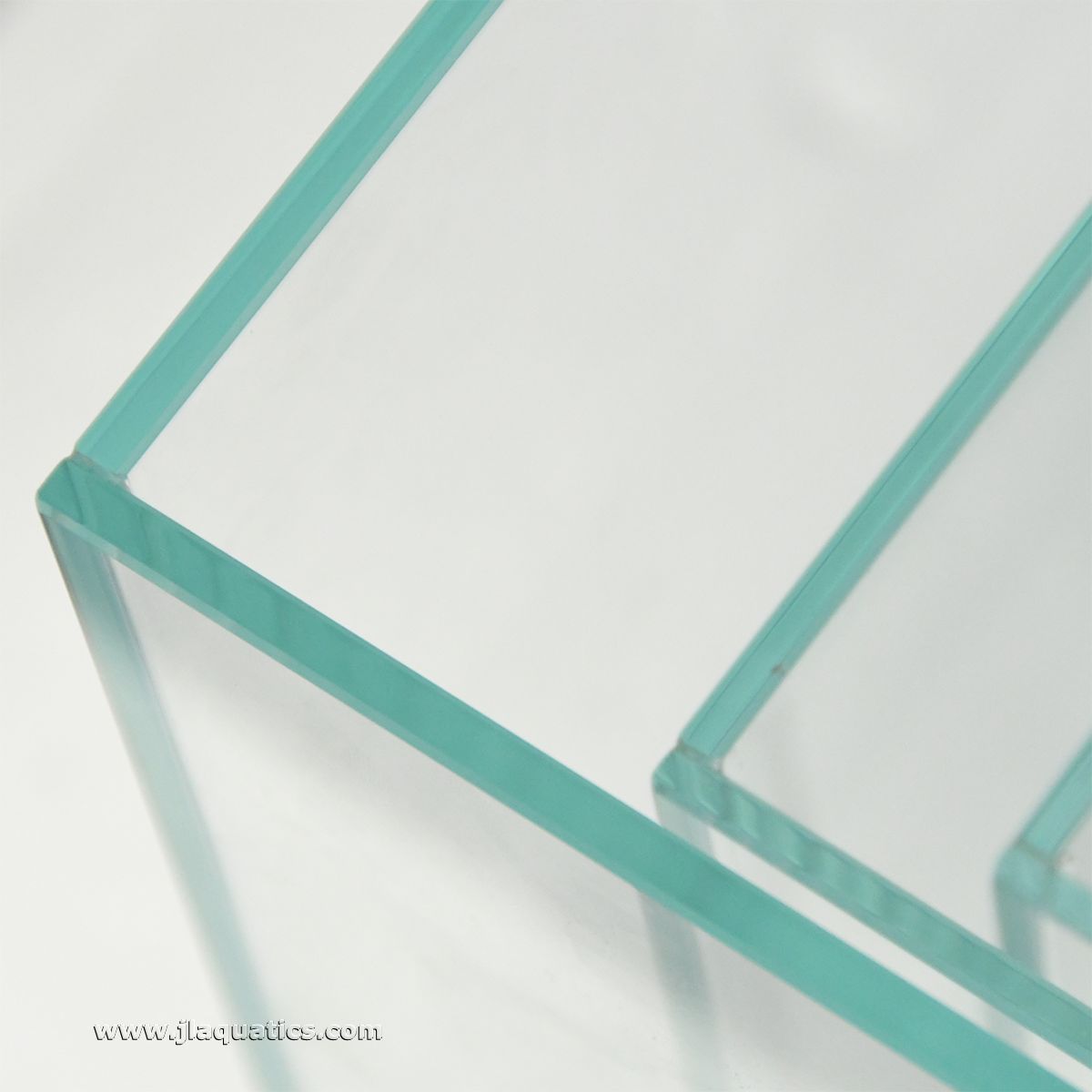 Aqua Japan All In One 3-1 Peninsula Set glass edge close-up top view