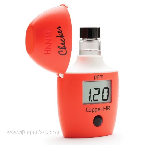 Hanna Copper High Range Checker view of testing aquarium water with lid open and lcd testing result