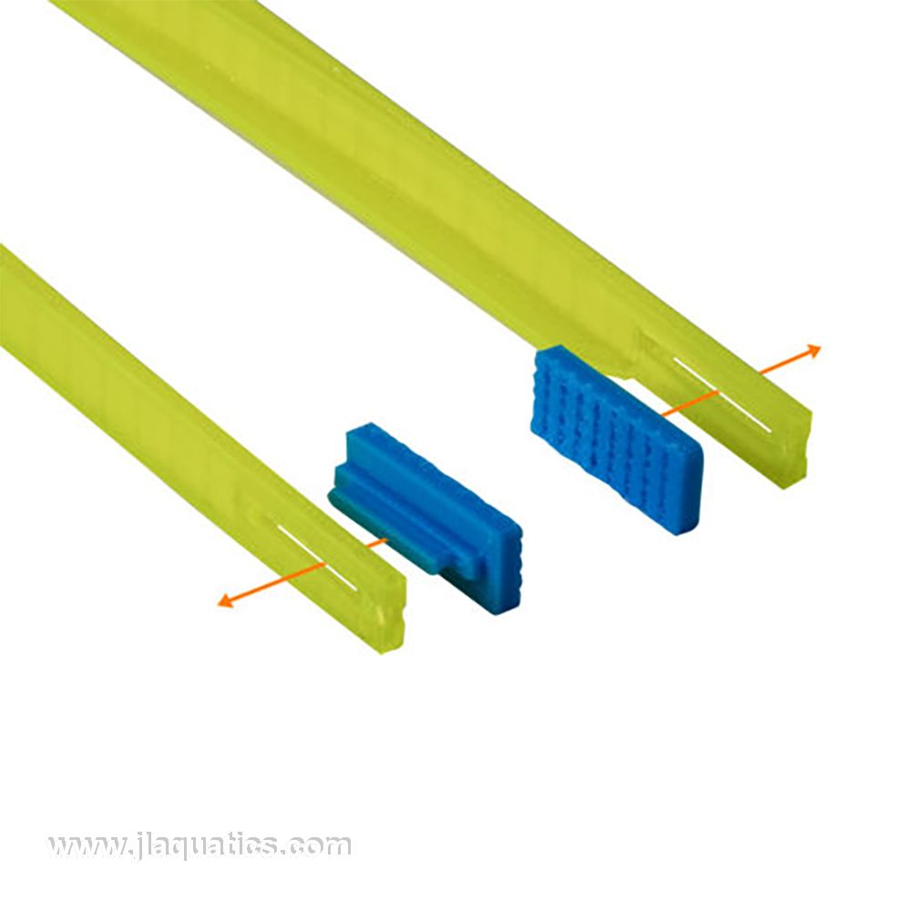 Vivid Creative Never Rust Aquarium Tweezers grip mechanism close-up
